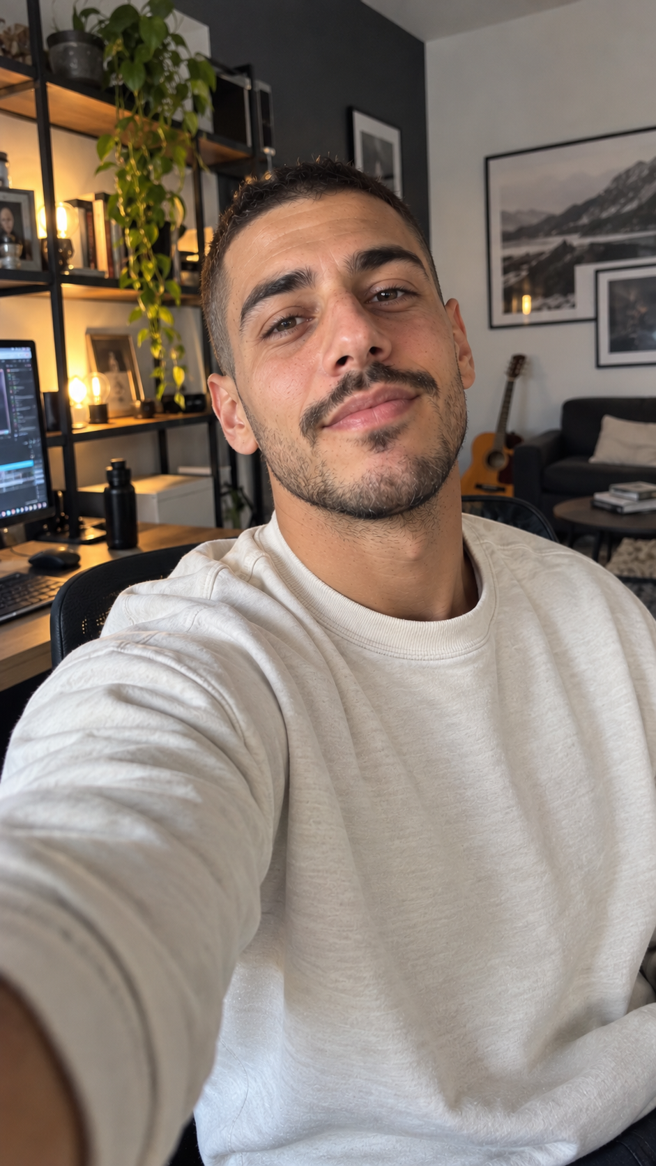 files/Selfie_en_estudio_creativo_acogedor.png